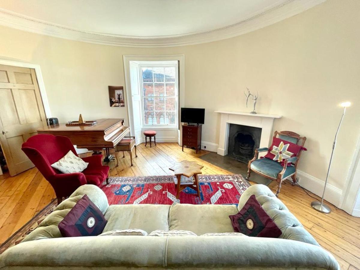 Incredible St Andrew'S Sq - 2 Bed In The Sky Apartment Edinburgh Luaran gambar